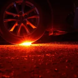 Lampa ostrzegawcza 12+3 LED LTC kempingowa flara na baterie