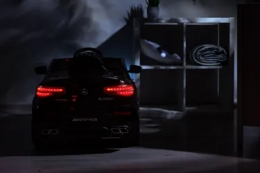 Samochód auto na akumulator Caretero Toyz Mercedes-Benz GLC 63S AMG akumulatorowiec + pilot zdalnego sterowania - czarny