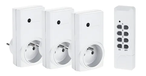 Małe gniazda sieciowe sterowane pilotem 3 sztuki