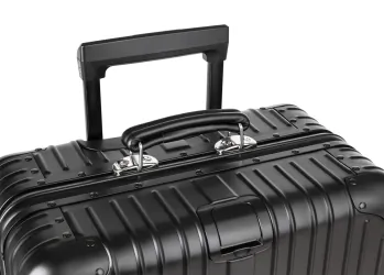 Kabinowa walizka aluminiowa na kółkach Kruge&amp;Matz 32 l czarna