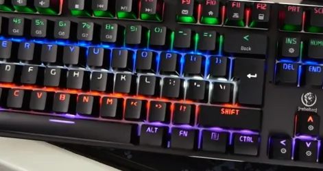 Aluminiowa mechaniczna klawiatura gamingowa dla graczy REBELTEC IMPERATOR z podświetleniem + mysz + mata LED + głośniki Boogie