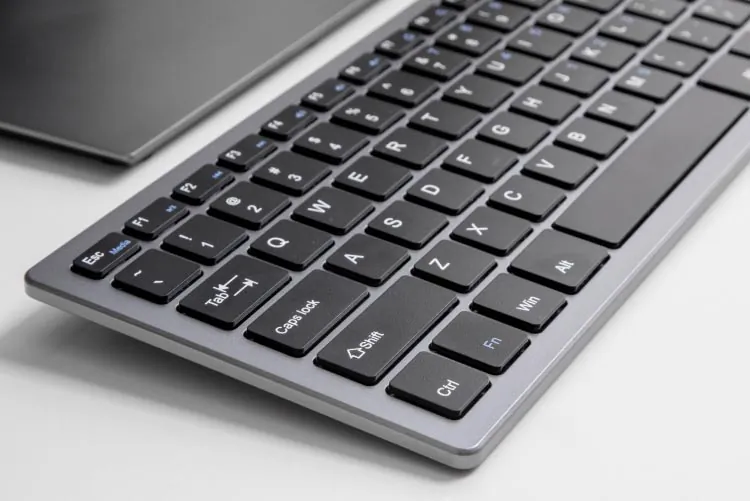Klawiatura bezprzewodowa touchpad Kruger&Matz KB-100