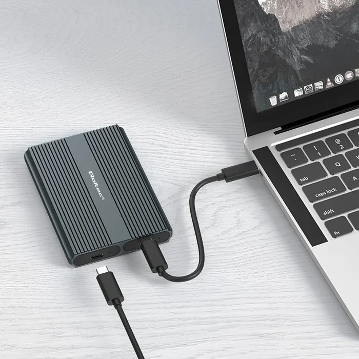 Obudowa kieszeń na dysk M.2 SSD SATA NVME DUAL Qoltec USB-C + etui