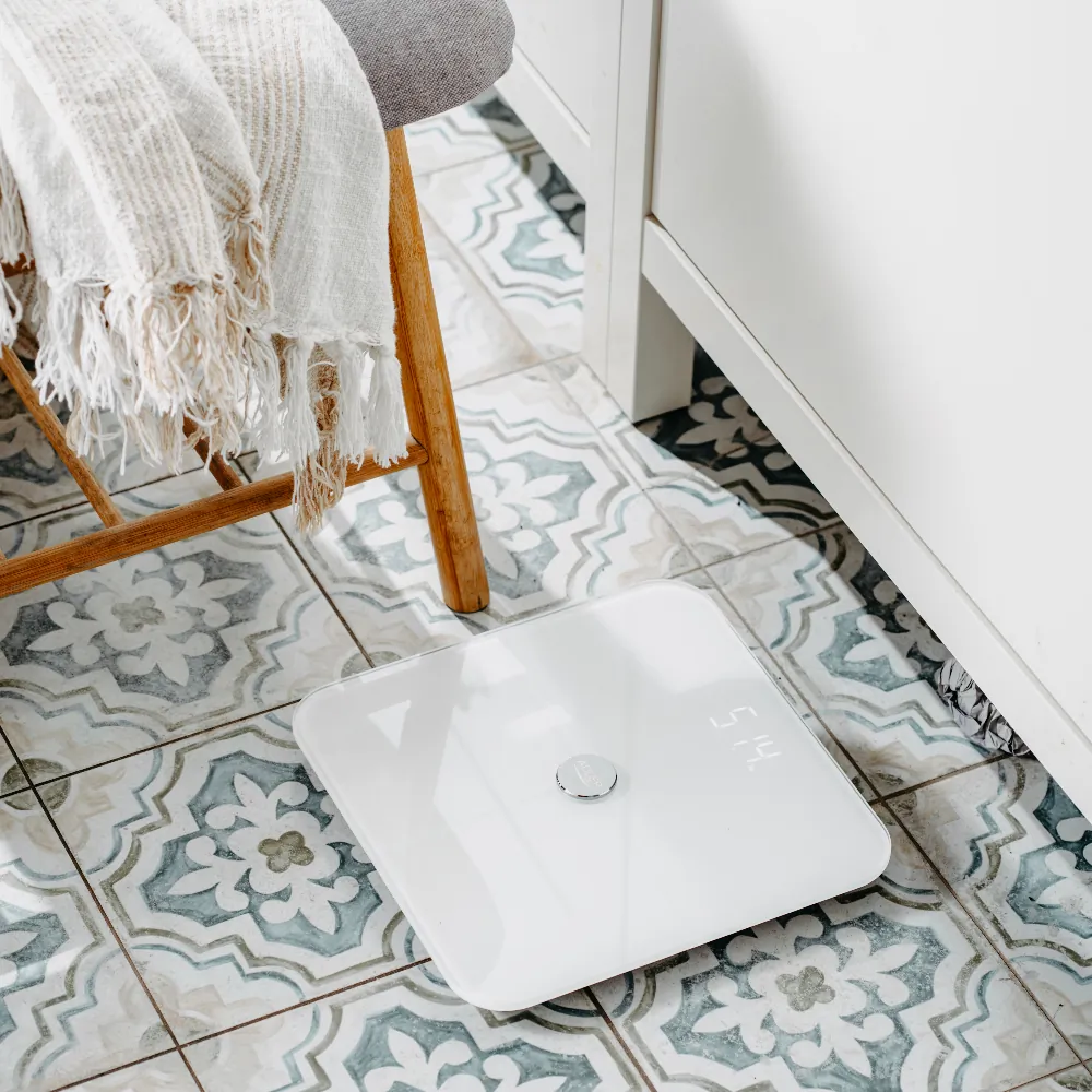 Waga łazienkowa analityczna Adler AD 8187 udźwig do 180 kg aplikacja FitGo - biała