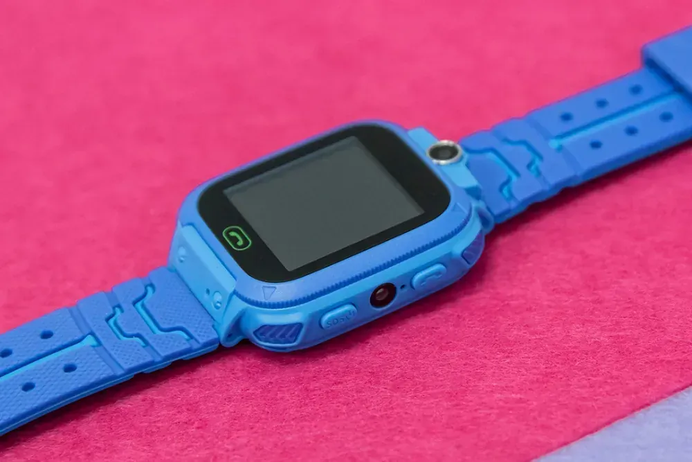 Zestaw dla dzieci zegarek smartwatch Maxlife Kids Watch MXKW-300 niebieski + głośnik bluetooth + karta 16GB