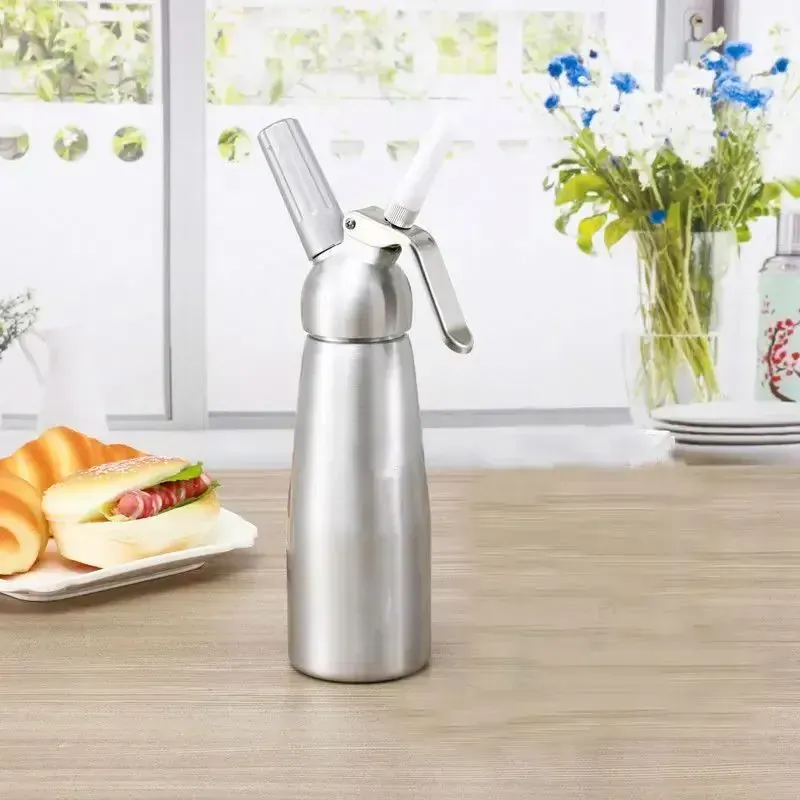 Saturator do bitej śmietany QUICK CREAM WHIPPER srebrny 0,5L + 25 naboi