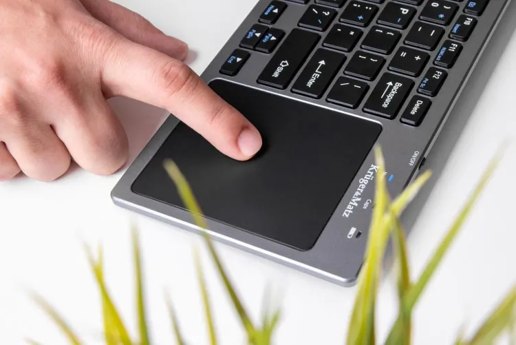 Klawiatura bezprzewodowa touchpad Kruger&Matz KB-100