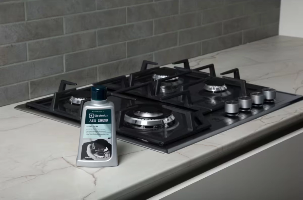 Mleczko do czyszczenia stali szlachetnej nierdzewnej Electrolux STEEL CARE 300ml