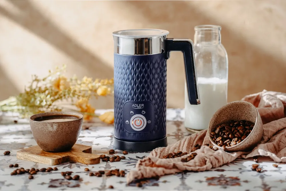 Spieniacz do mleka Adler AD 4494  - 4w1 spienianie podgrzewanie latte cappucino - granatowy