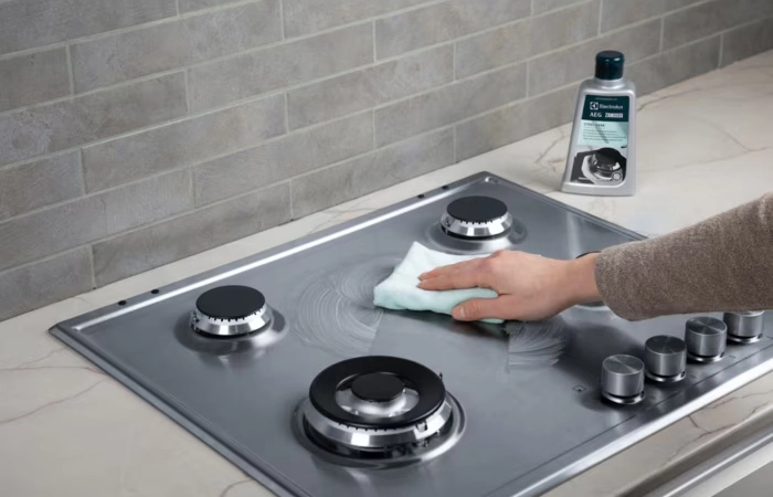 Mleczko do czyszczenia stali szlachetnej nierdzewnej Electrolux STEEL CARE 300ml