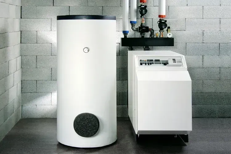 Naścienny zasilacz awaryjny KEMOT PROsinus-3500/48 przetwornica z funkcją ładowania 48V 230V 3500VA/2400W CZYSTY SINUS