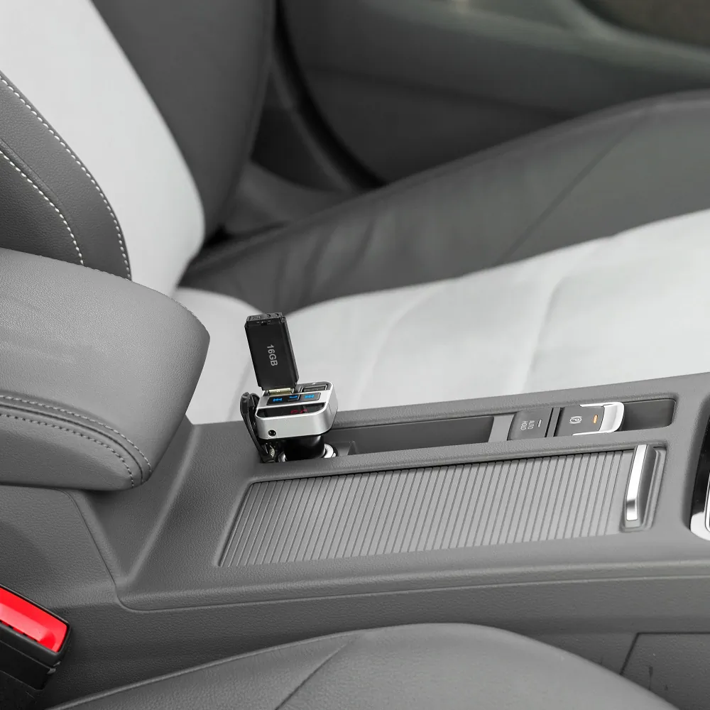 Transmiter FM samochodowy z zestawem głośnomówiącym Peiying Bluetooth 2xUSB
