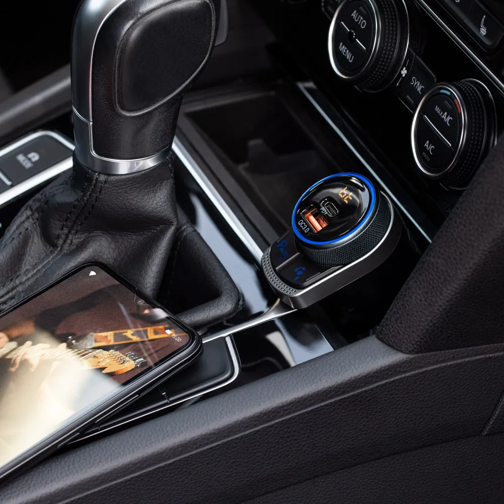 Podświetlany transmiter FM samochodowy z zestawem głośnomówiącym Peiying Bluetooth USB QC + USB-C PD