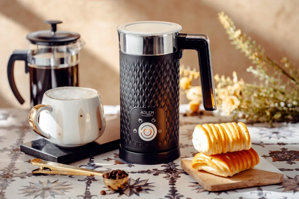 Spieniacz do mleka Adler AD 4494  - 4w1 spienianie podgrzewanie latte cappucino - czarny
